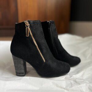 Ardene high black ankle boots with gold zippers EUC